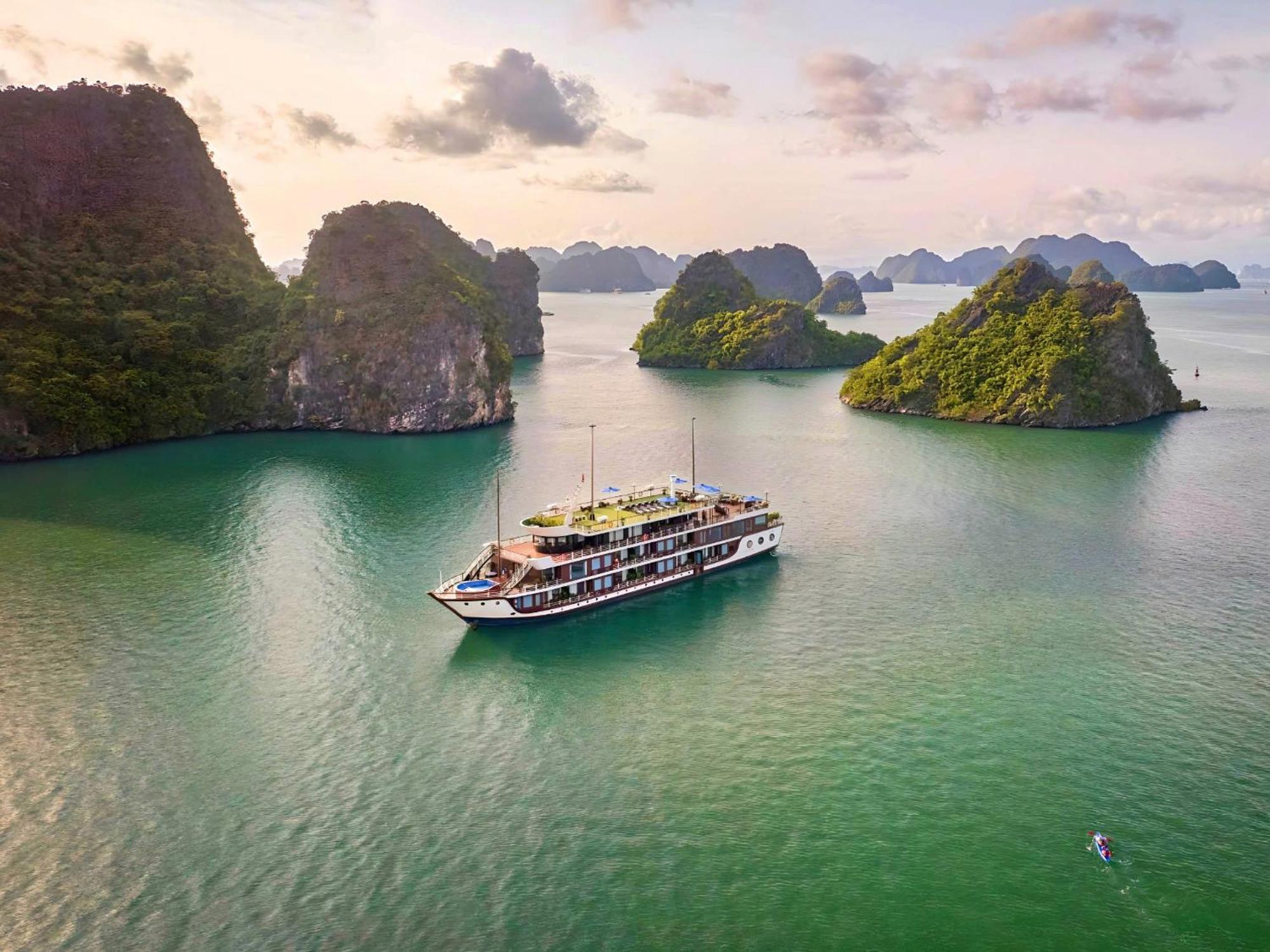 Hotel Le Journey Elegance Cruise Ha Long Exterior foto
